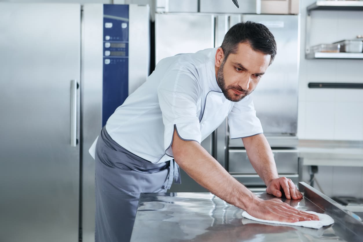 come pulire la cucina di un ristorante 2