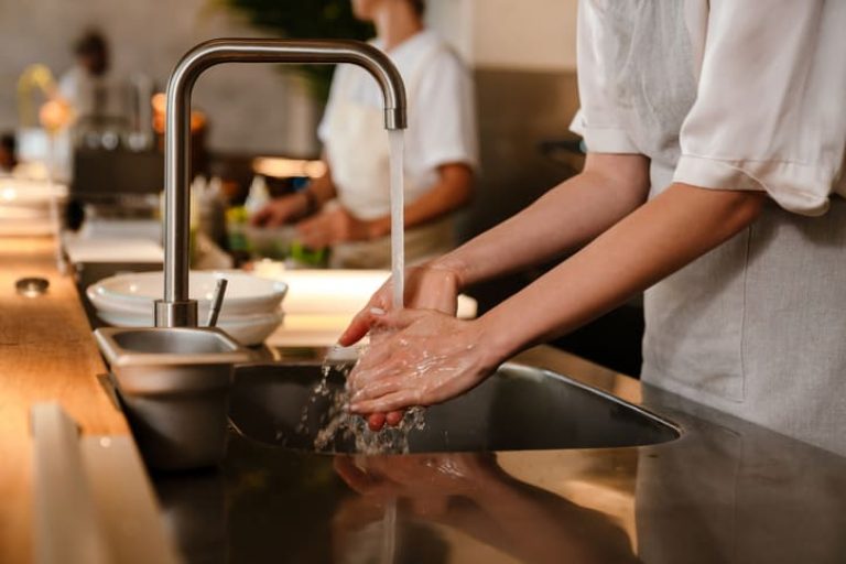 come pulire la cucina di un ristorante