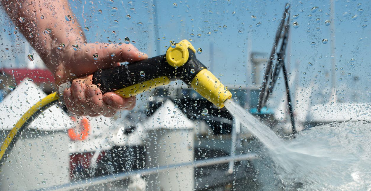 Pulizia barche Chiavari